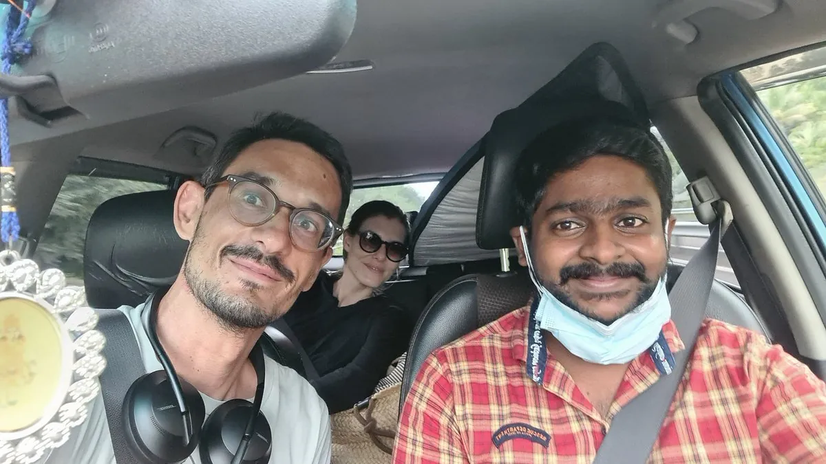Colombo Airport Taxi driver with guests in the car